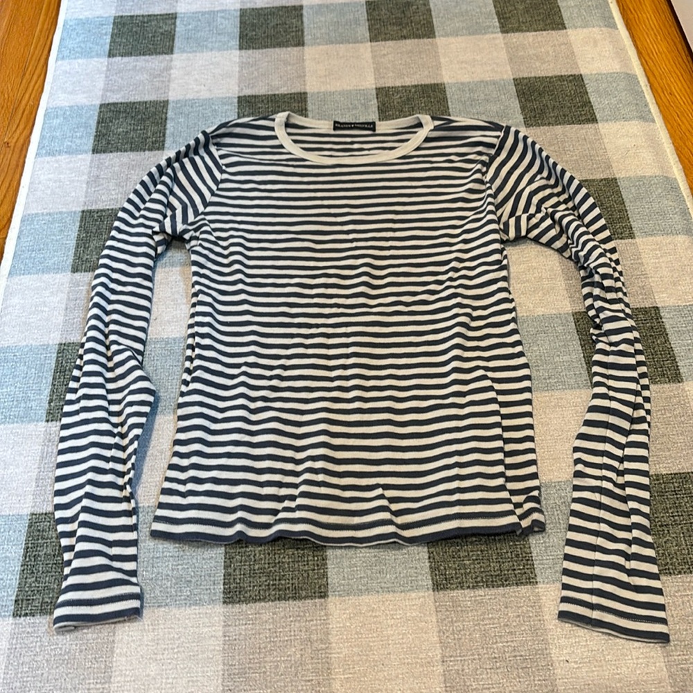 Brandy Melville striped tee shirt blue and white
